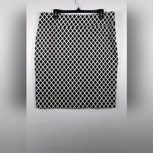 SOHO APPAREL LTD WOMEN'S KNEE HIGH SKIRT, SIZE EXTRA LARGE, BLACK & WHITE ARGYLE